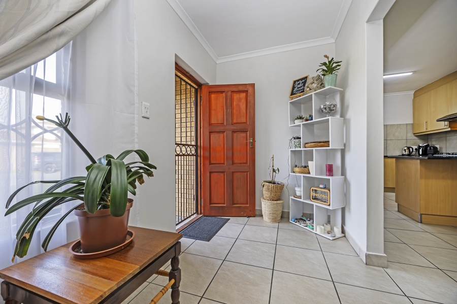 3 Bedroom Property for Sale in Jakarandas Western Cape